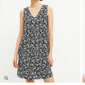 2GAP V NECK FLORAL SWING DRESS W TIE IN THE BACK